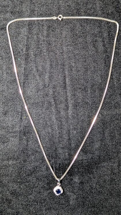 Exuberant golden Necklace